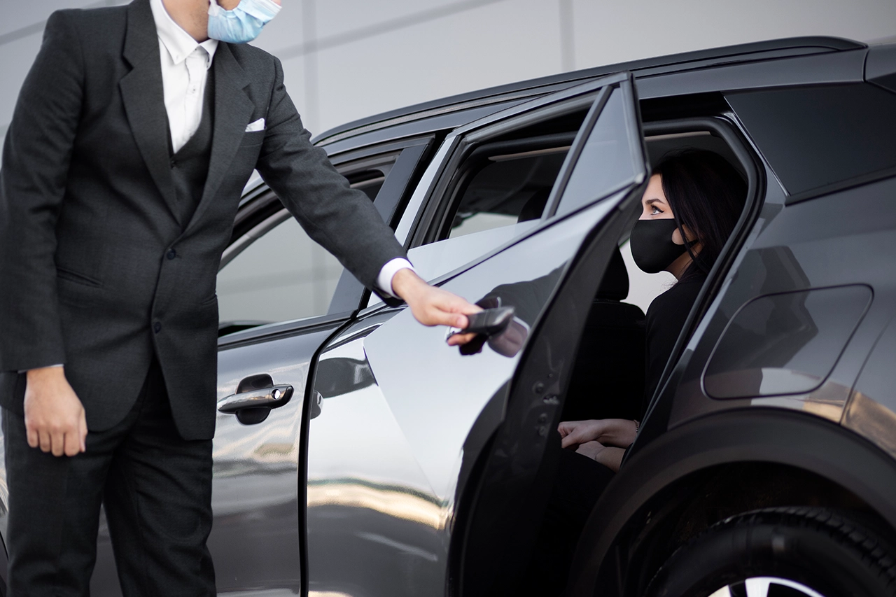 Elegant chauffeur service for special events - Top Class Chauffeurs, wedding limo, prom night transportation